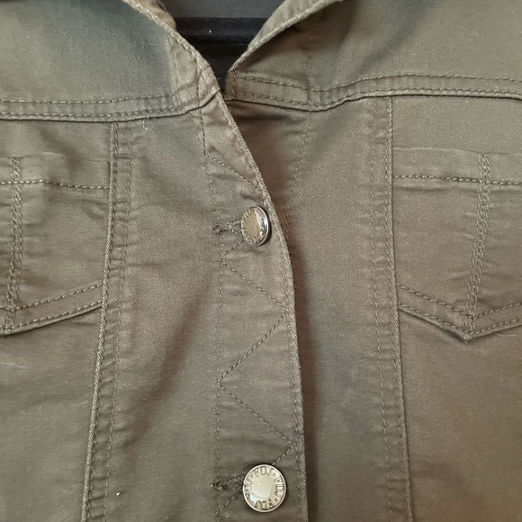 Medium weight denim jacket. - Picture 3 of 6
